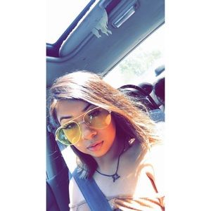 Meet your Posher, Xitlaly